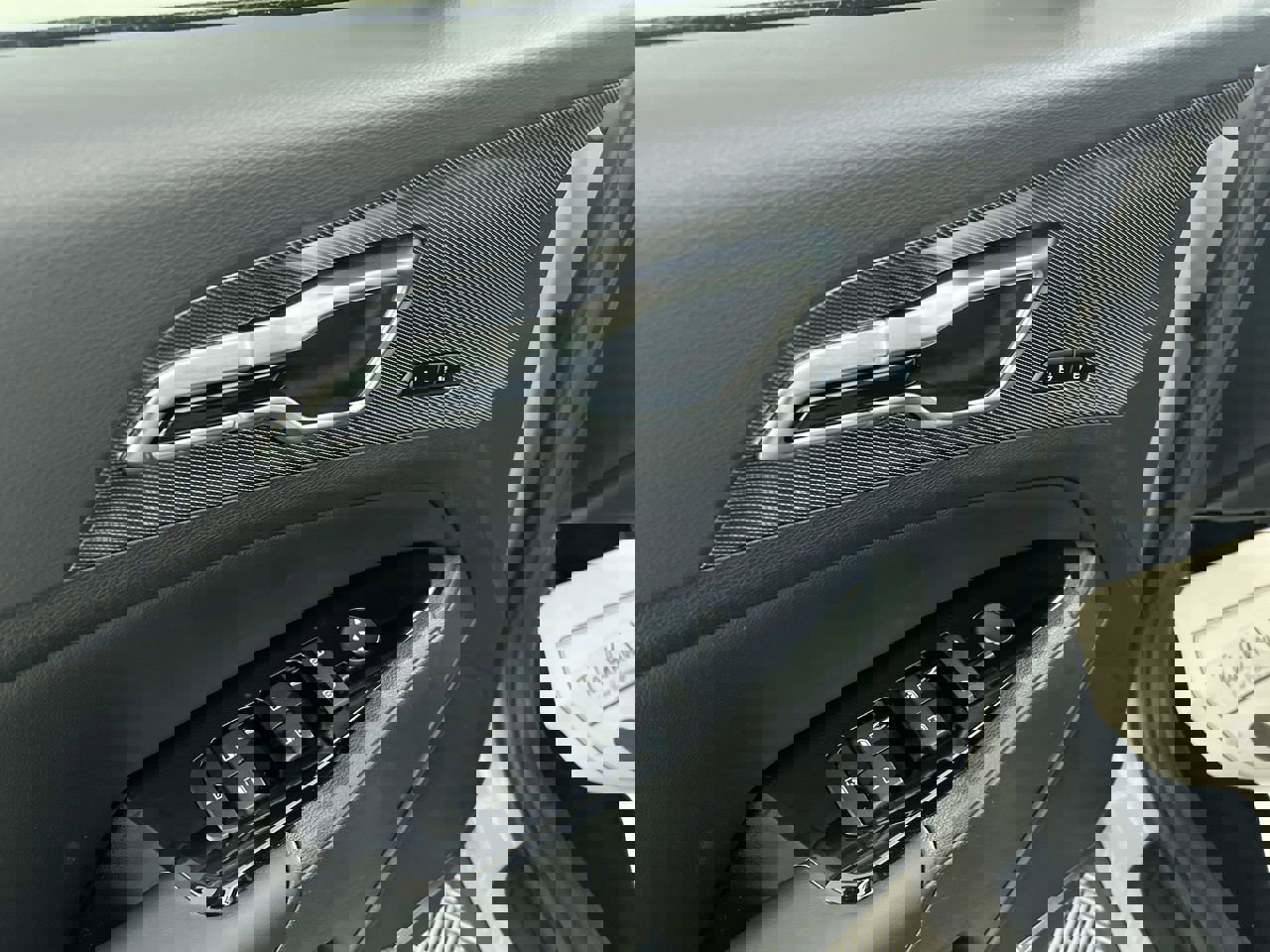 Used 2023 Kia Sportage SX image 16