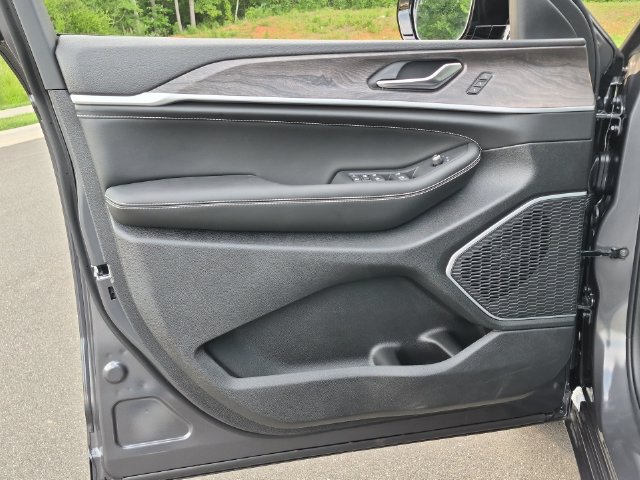 New 2026 Jeep Grand Cherokee Limited AWD/4WD image 30