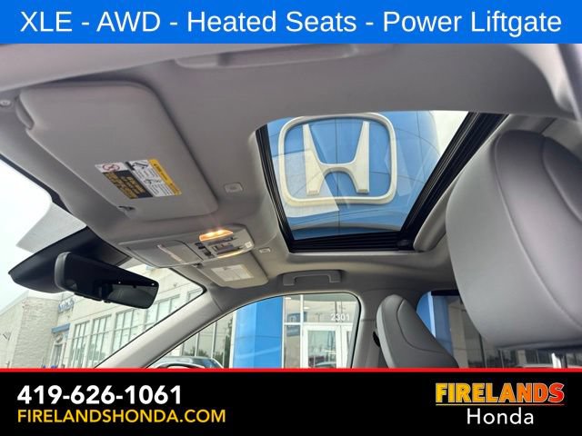Used 2024 Toyota Highlander XLE AWD/4WD image 29
