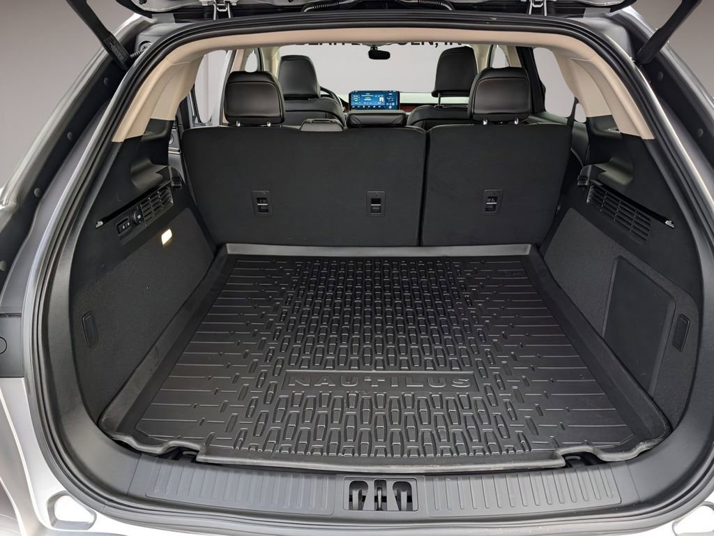 Certified 2023 Lincoln Nautilus Reserve w/ Luxury Package image 12