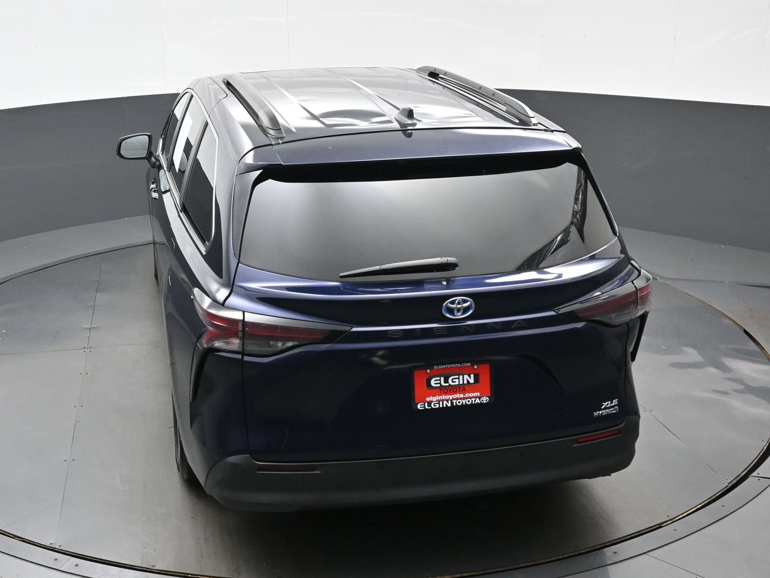 Used 2024 Toyota Sienna XLE FWD image 41