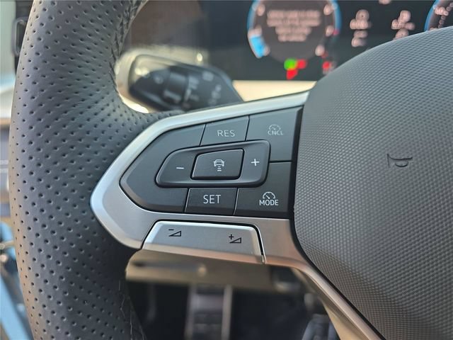New 2026 Volkswagen Tiguan SE R-Line FWD image 21