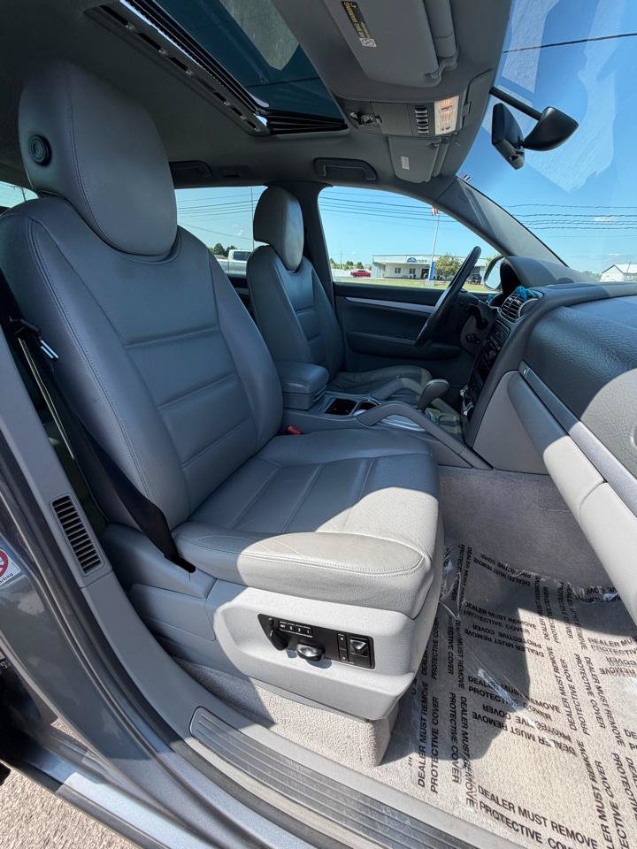 Used 2004 Porsche Cayenne S AWD/4WD image 51