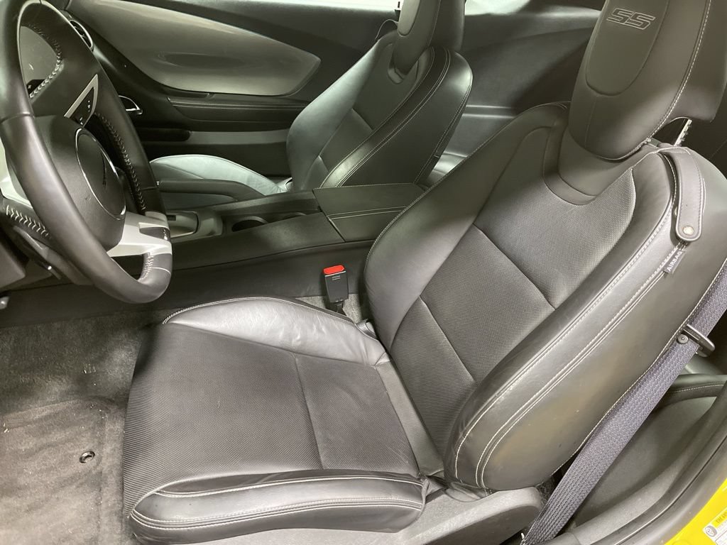 Used 2010 Chevrolet Camaro SS w/ LPO, Ground Effects Package RWD image 14