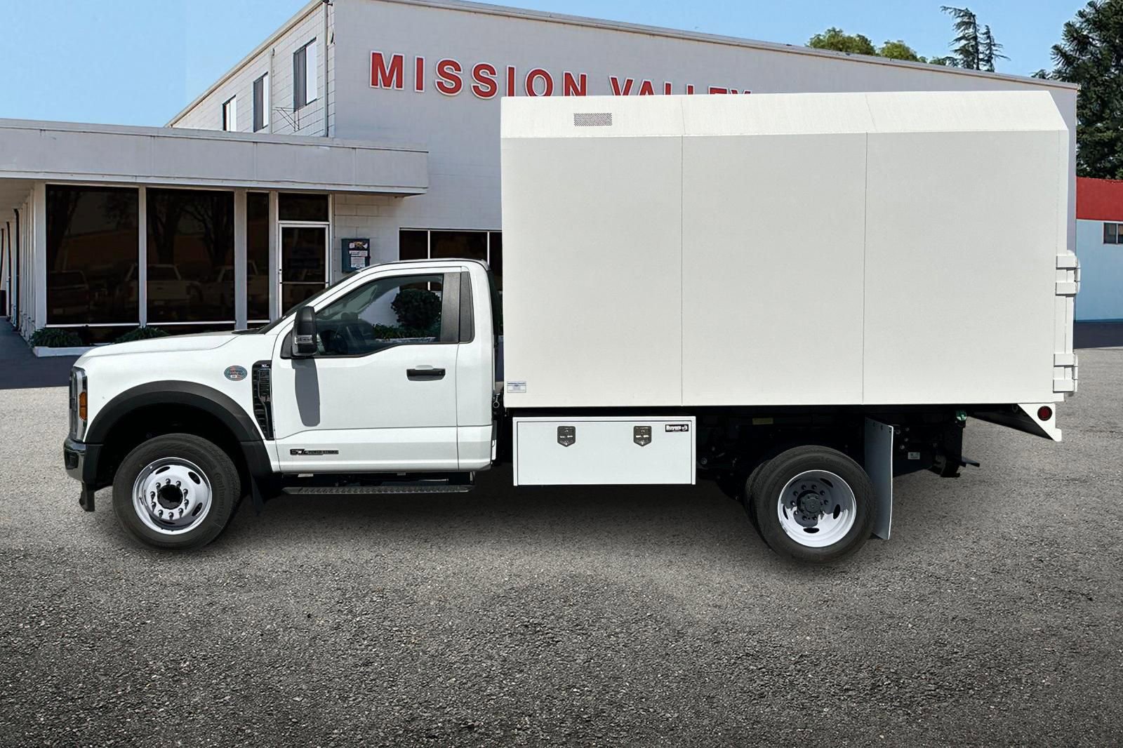New 2025 Ford F550 2WD Regular Cab Super Duty image 7