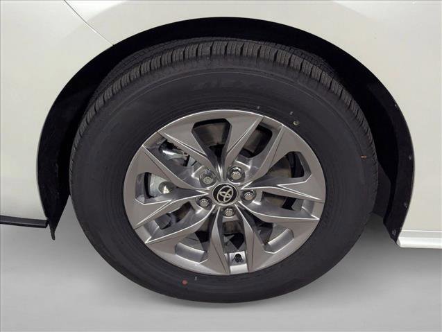 New 2026 Toyota Sienna XLE image 9