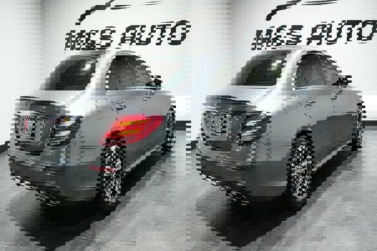 Used 2018 Mercedes-Benz E 300 image 4