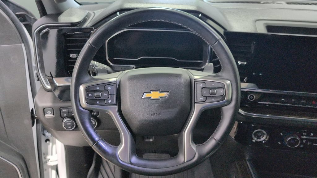 Used 2024 Chevrolet Silverado 1500 LT AWD/4WD image 9