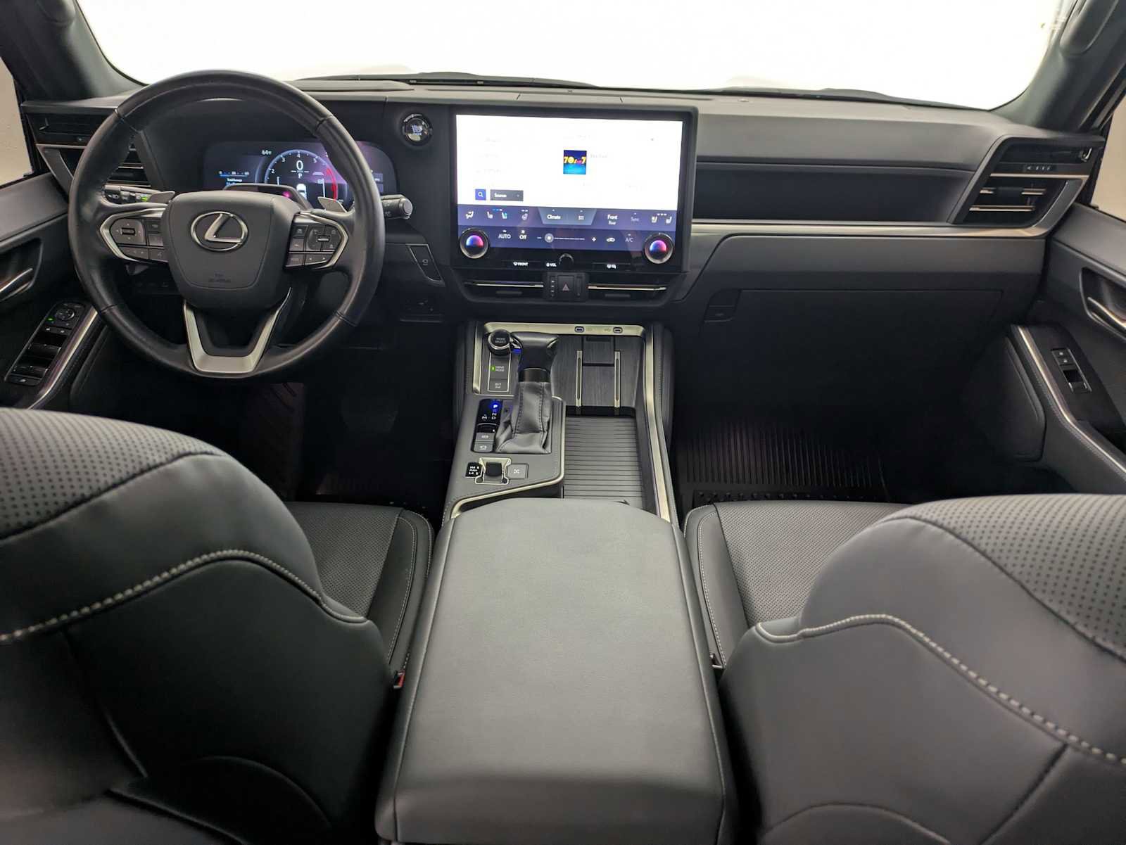 Used 2024 Lexus GX 550 w/ Cold Area Package AWD/4WD image 15