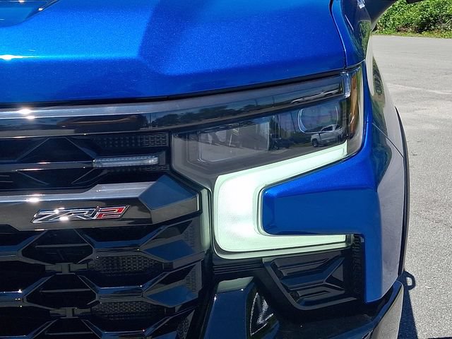Used 2022 Chevrolet Silverado 1500 ZR2 w/ Technology Package AWD/4WD image 11