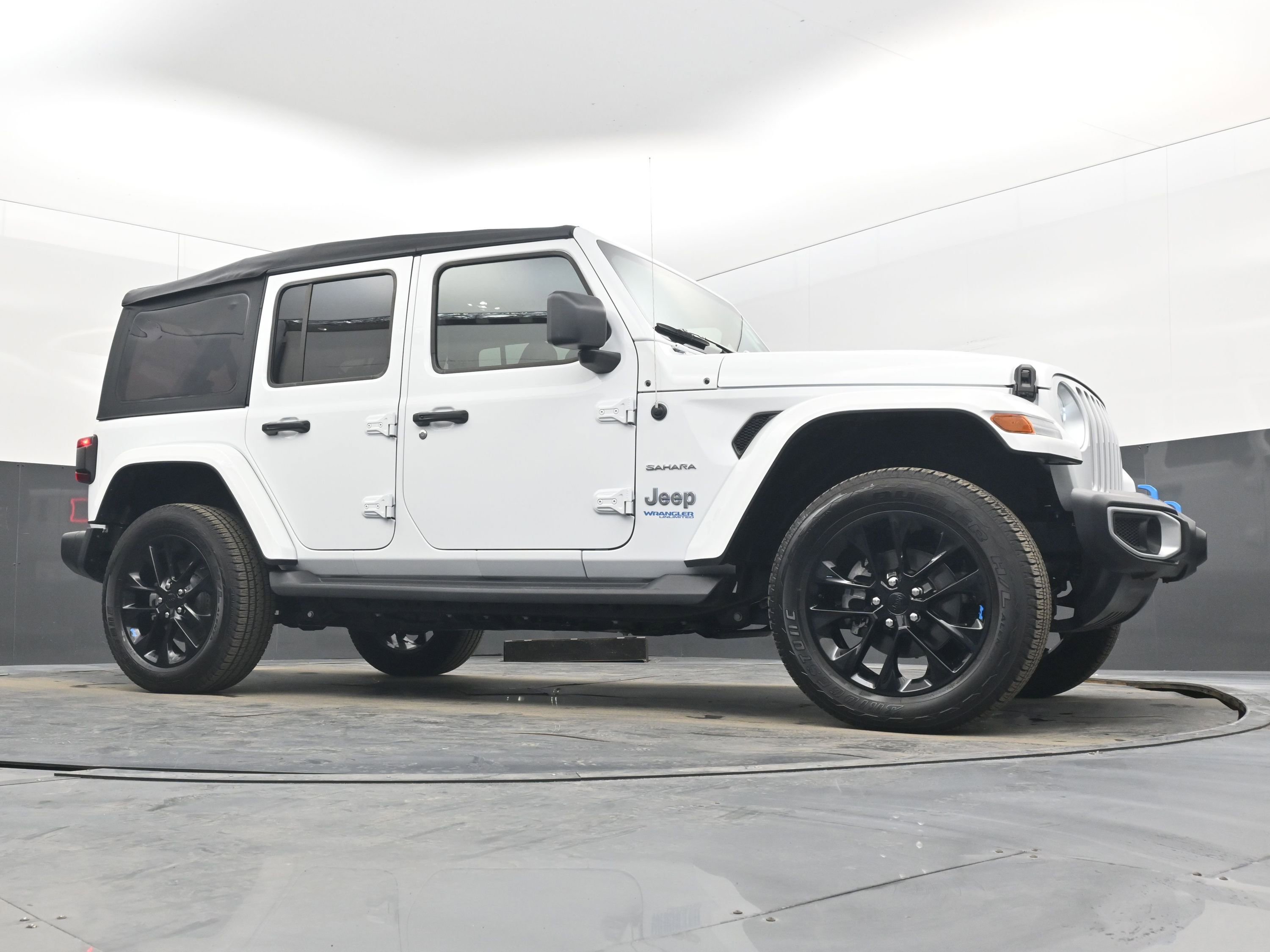 Used 2022 Jeep Wrangler Unlimited Sahara image 20