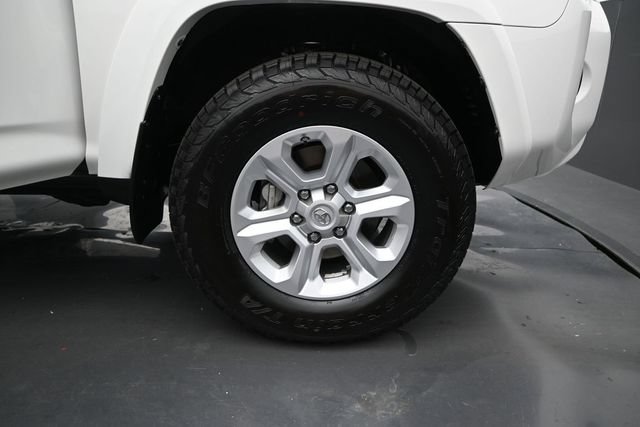 Used 2020 Toyota 4Runner SR5 Premium w/ Moonroof Package AWD/4WD image 19
