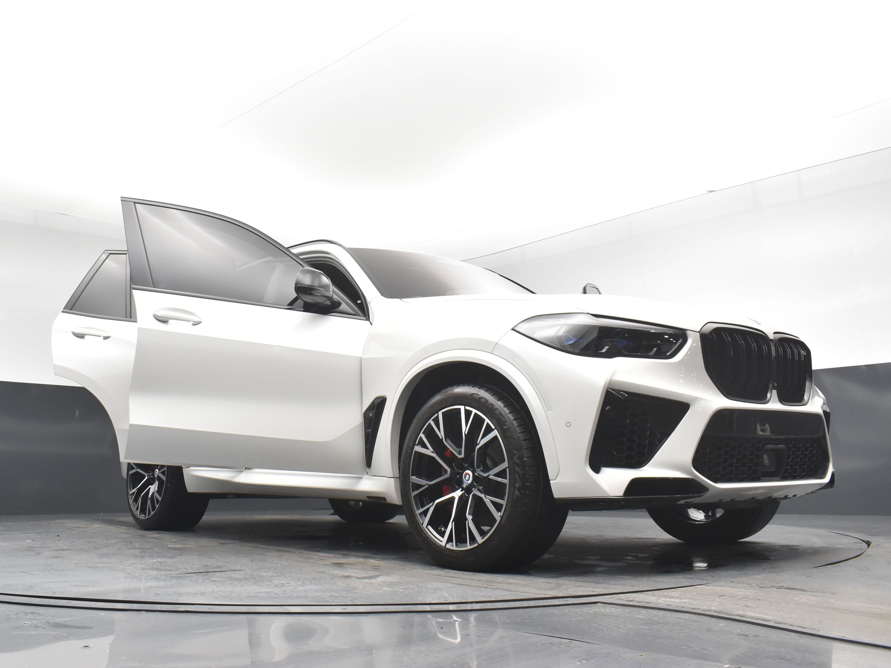 Used 2023 BMW X5 M w/ Competition Package image 34