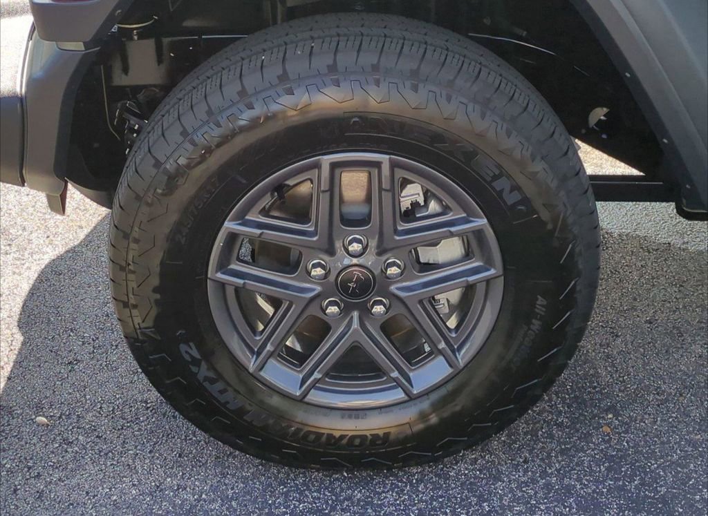 New 2025 Jeep Wrangler Sport S image 30