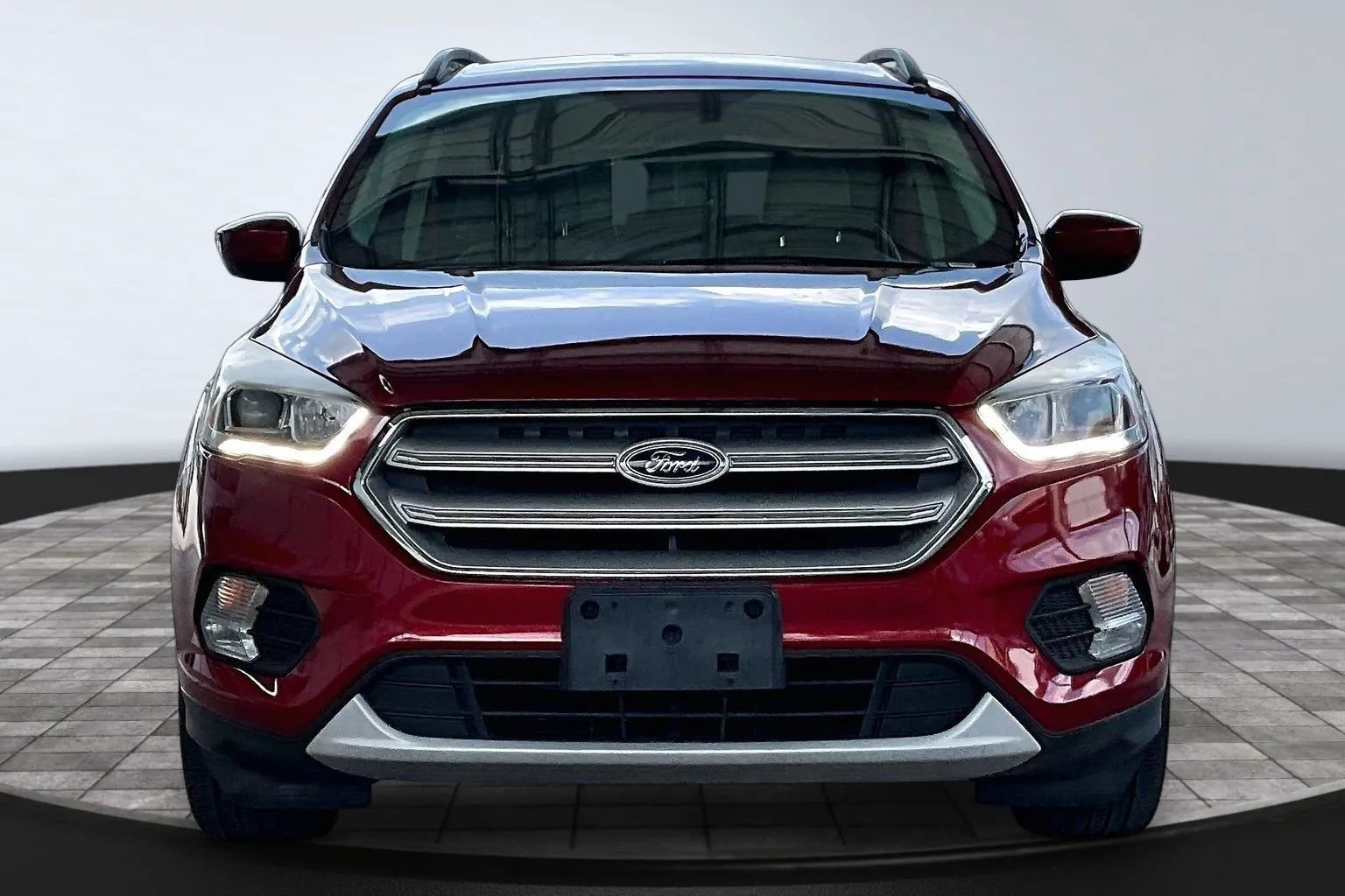 Used 2018 Ford Escape SEL FWD image 2