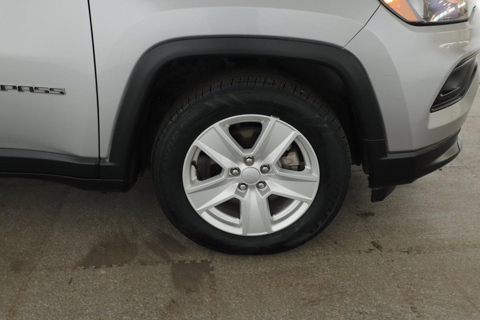 Used 2022 Jeep Compass Latitude FWD image 6