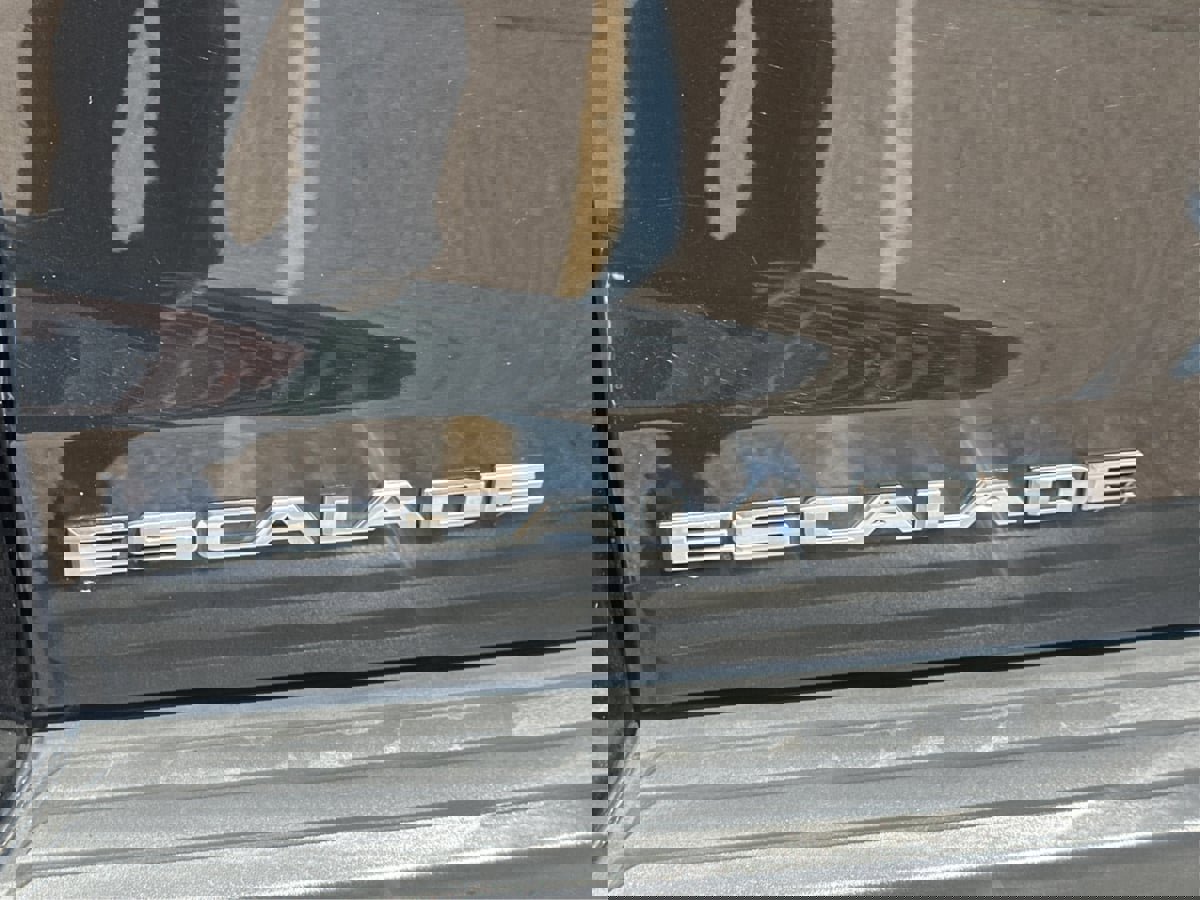 Used 2018 Cadillac Escalade Luxury image 27