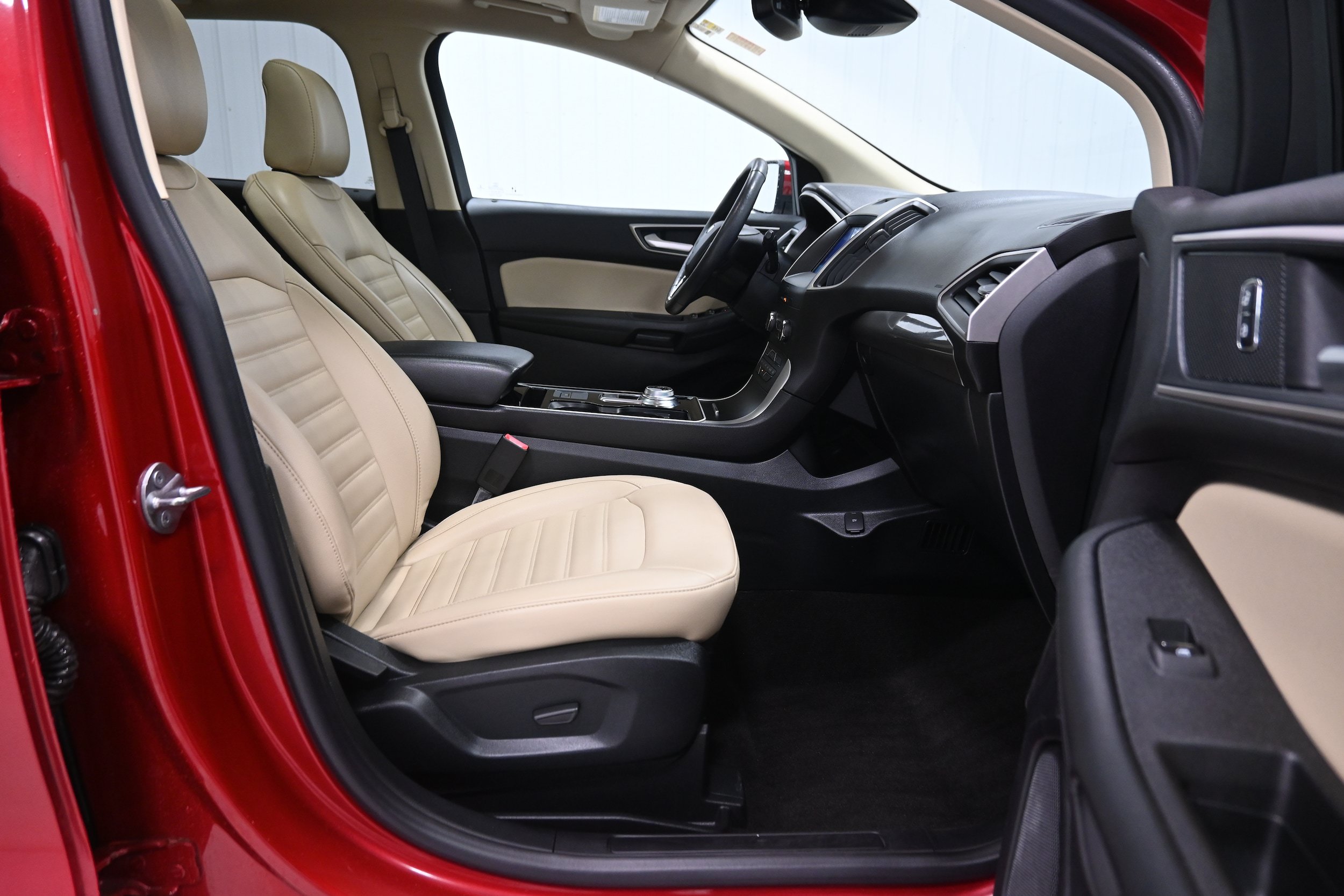 Used 2020 Ford Edge SEL w/ Cold Weather Package AWD/4WD image 27