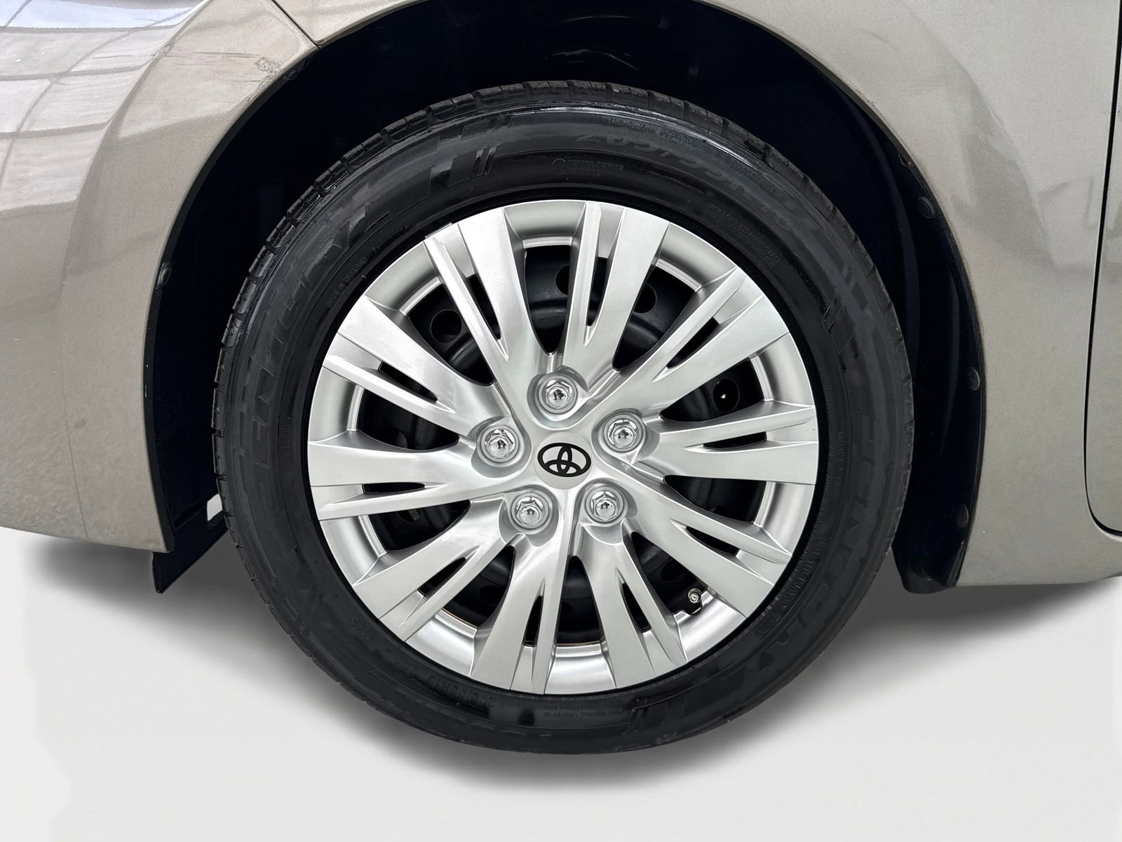 Used 2019 Toyota Corolla LE w/ Carpet Mat Package (TMS) FWD image 48