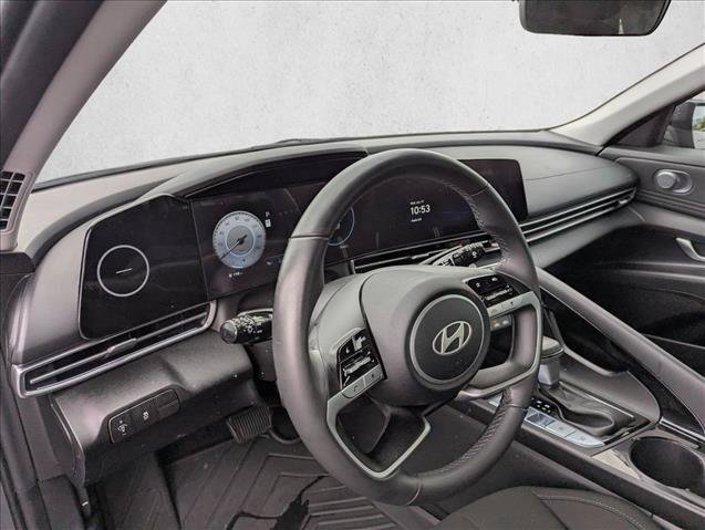 Used 2025 Hyundai Elantra SEL FWD image 10