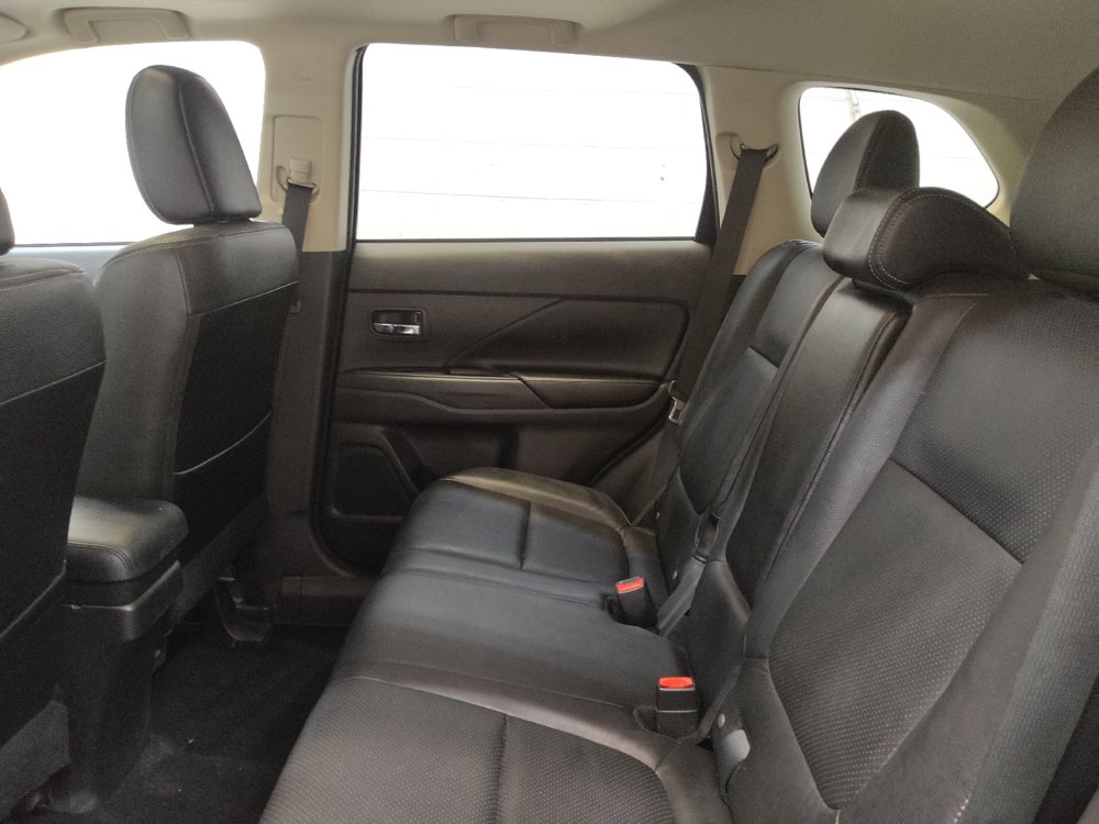 Used 2014 Mitsubishi Outlander GT AWD/4WD image 18