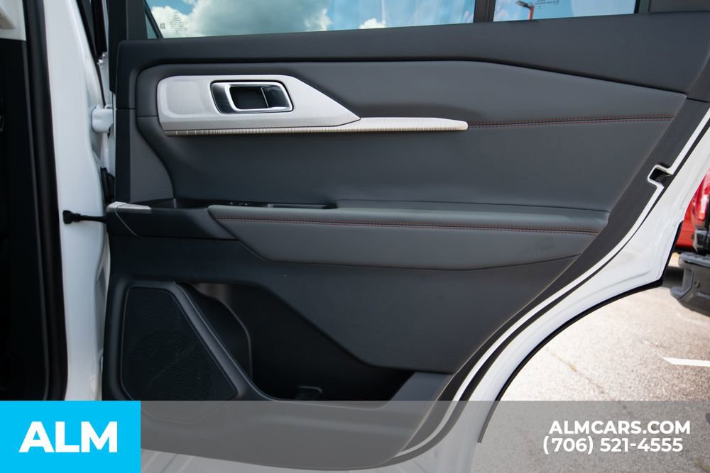 Used 2025 Ford Explorer Active image 30