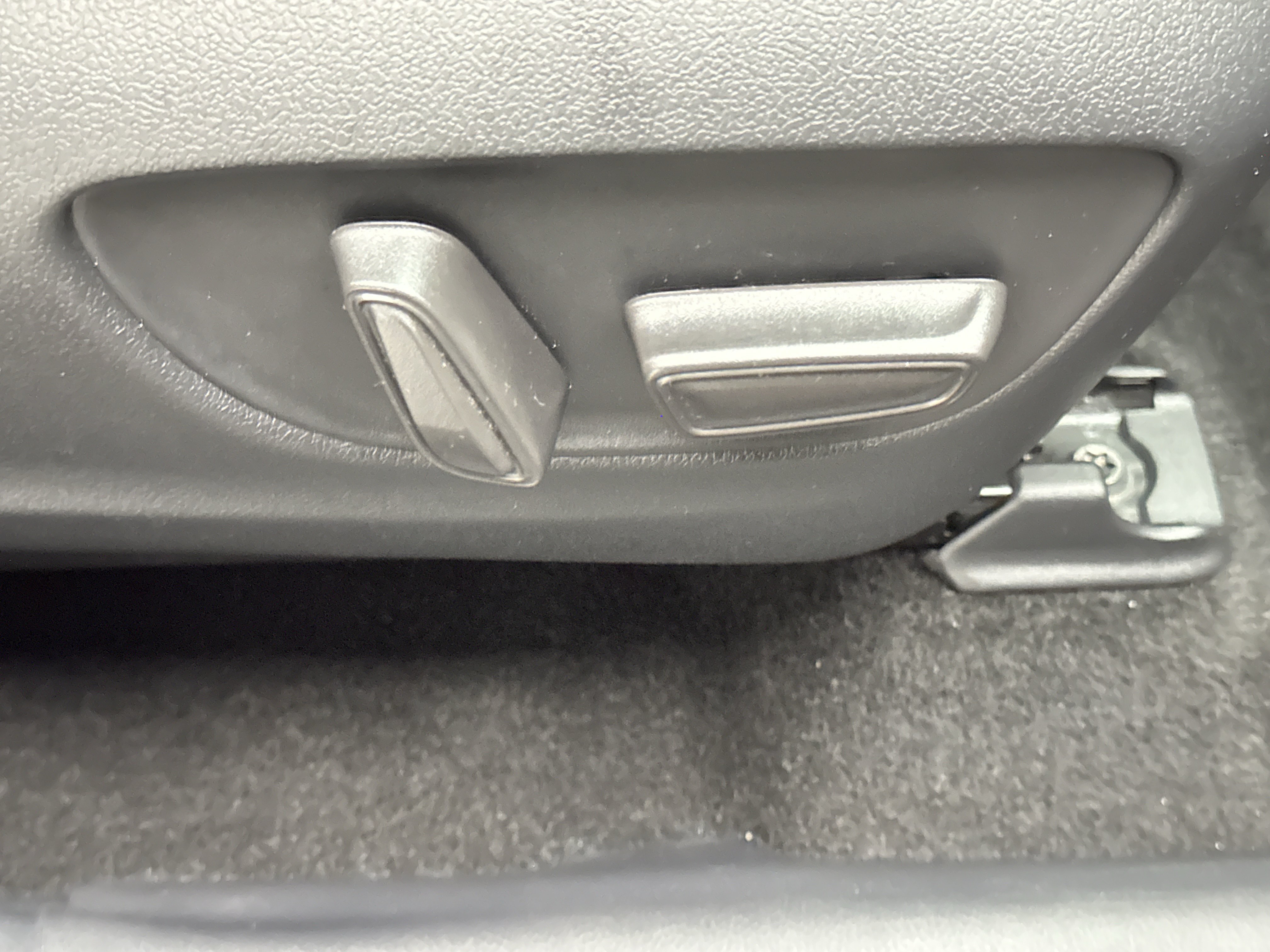 Used 2025 Toyota Grand Highlander AWD image 26