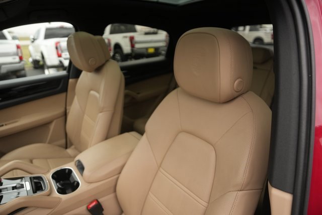 Used 2021 Porsche Cayenne Coupe image 10