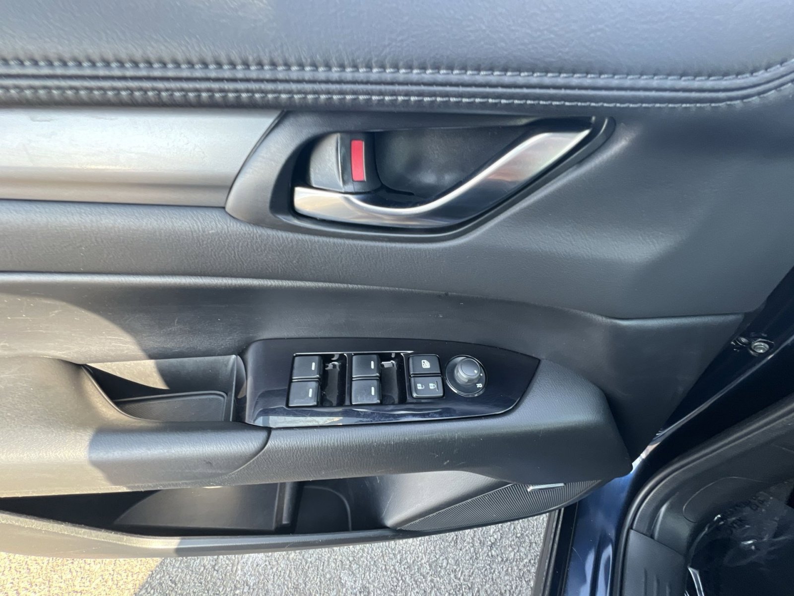 Used 2020 MAZDA CX-5 Touring image 15