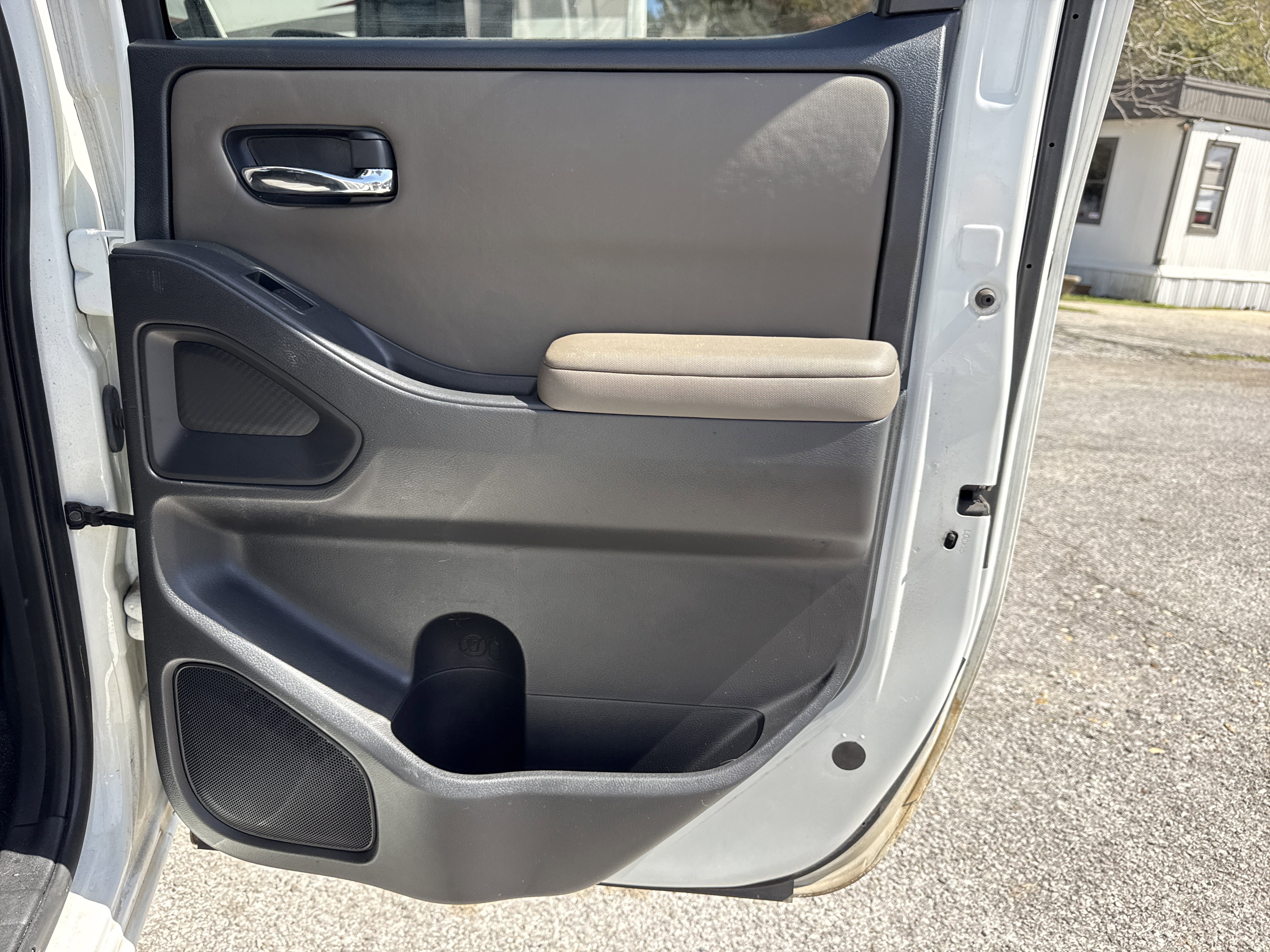 Used 2022 Nissan Frontier SV image 26