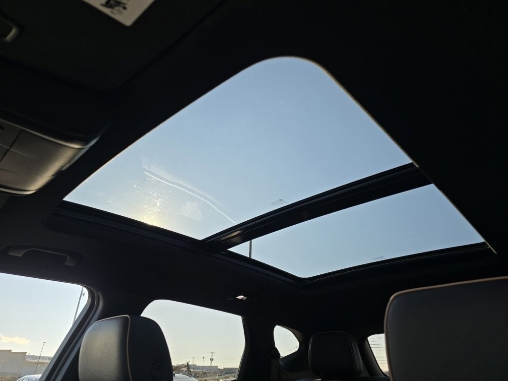 Used 2023 Chevrolet Blazer Premier w/ LPO, Cargo Package image 3