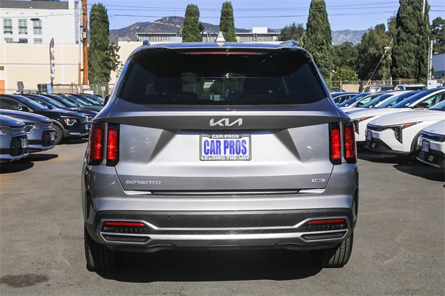 Certified 2023 Kia Sorento EX w/ Panoramic Sunroof Package image 9