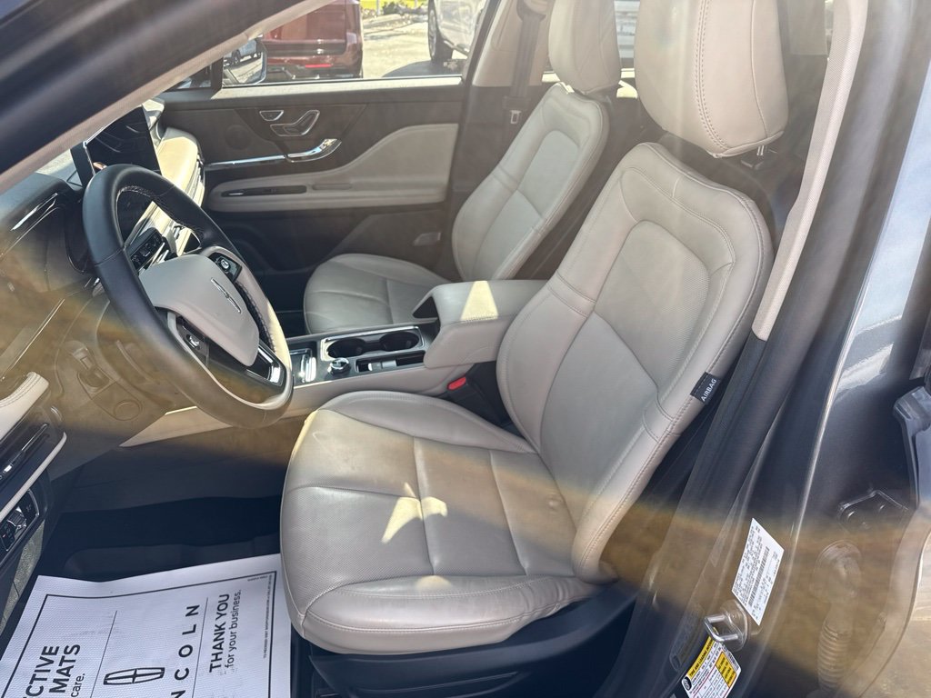 Used 2025 Lincoln Corsair AWD w/ Equipment Group 101A image 11
