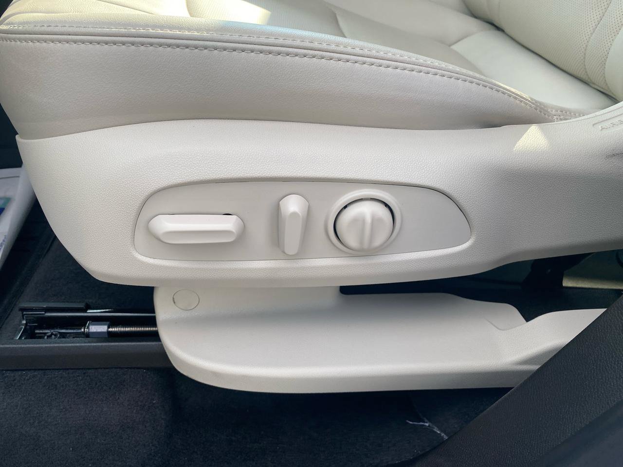 Used 2024 Buick Enclave Essence w/ Sport Touring Edition FWD image 15