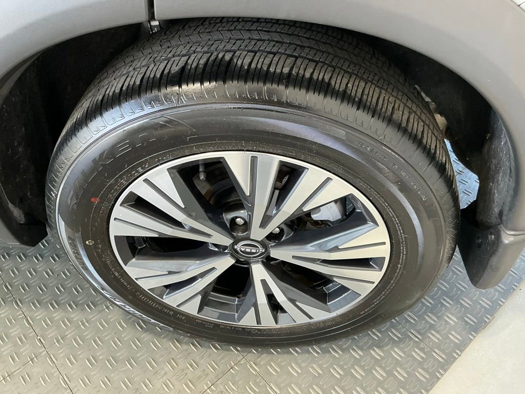 Used 2023 Nissan Rogue SV w/ SV Premium B Package FWD image 43