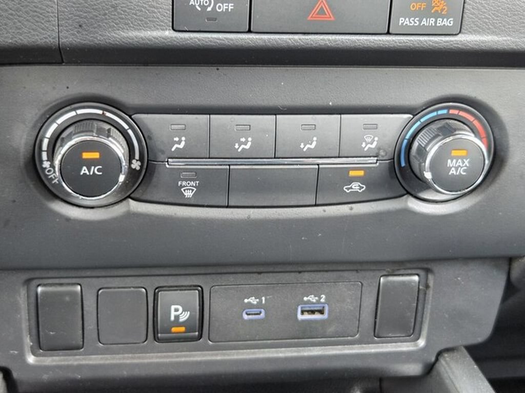 Used 2023 Nissan Frontier SV w/ Technology Package RWD image 17