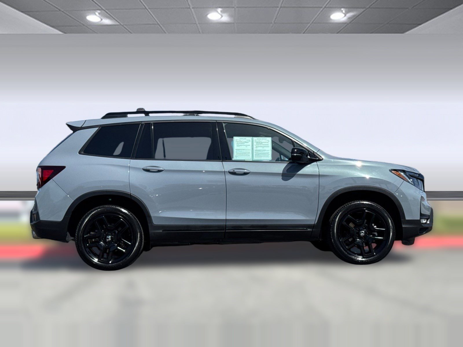 Used 2025 Honda Passport Black Edition image 7