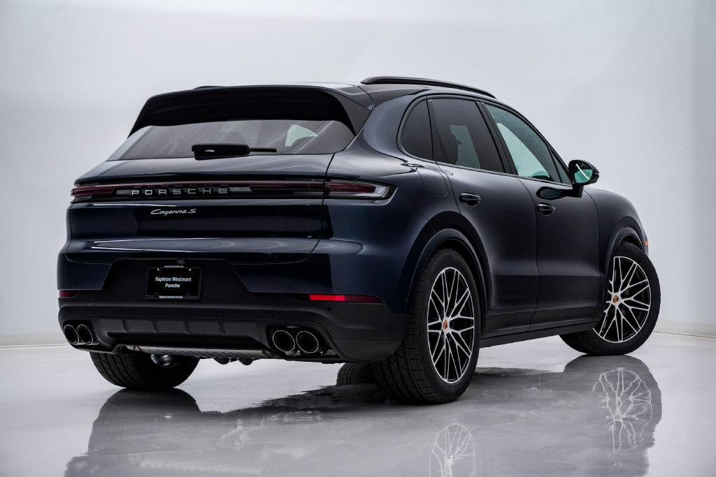 New 2026 Porsche Cayenne GTS AWD/4WD image 11