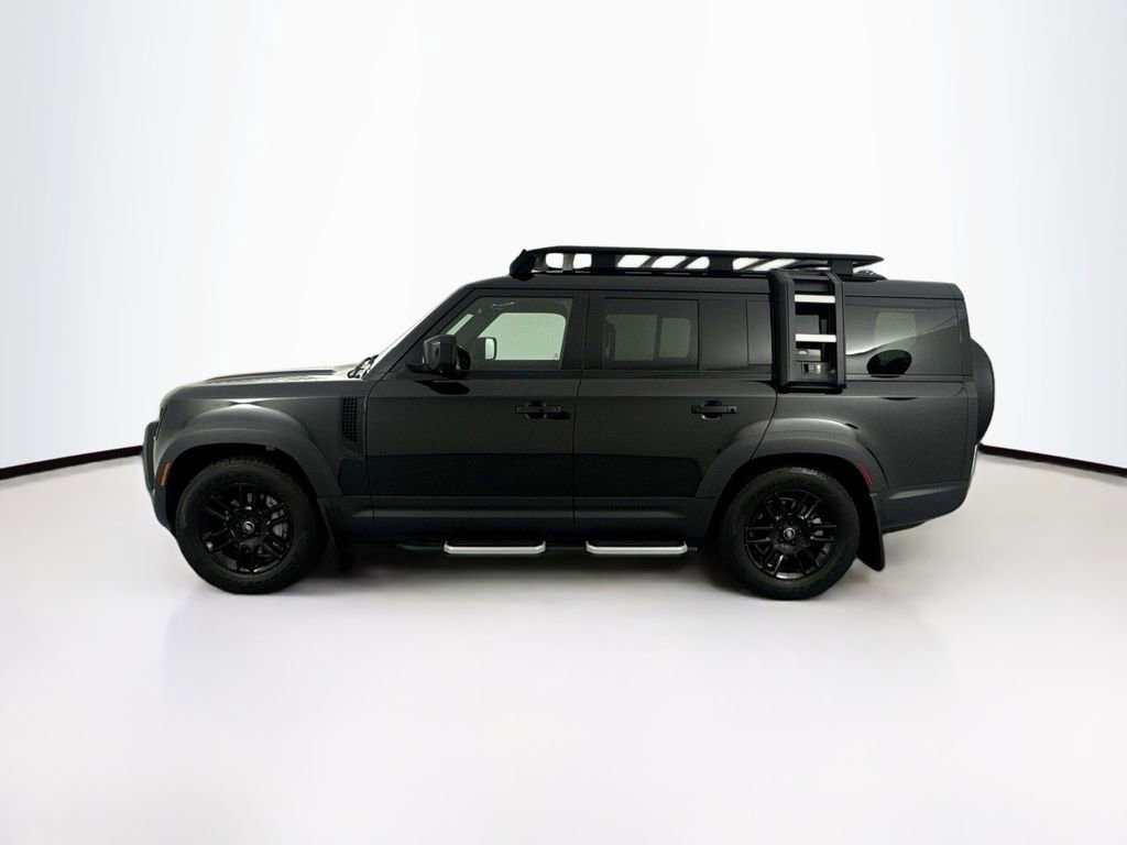 Used 2023 Land Rover Defender 130 SE image 7