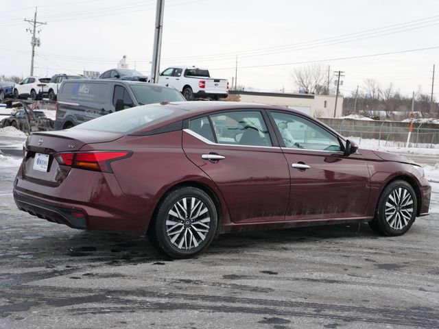 Used 2024 Nissan Altima 2.5 SV image 4