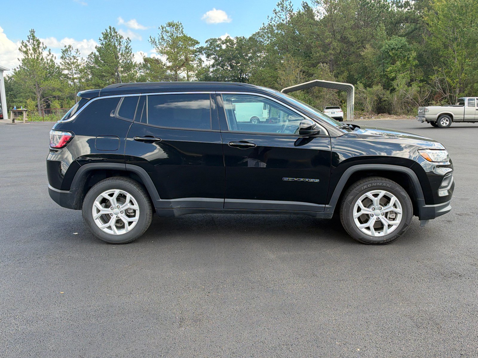 Used 2024 Jeep Compass Latitude AWD/4WD image 4