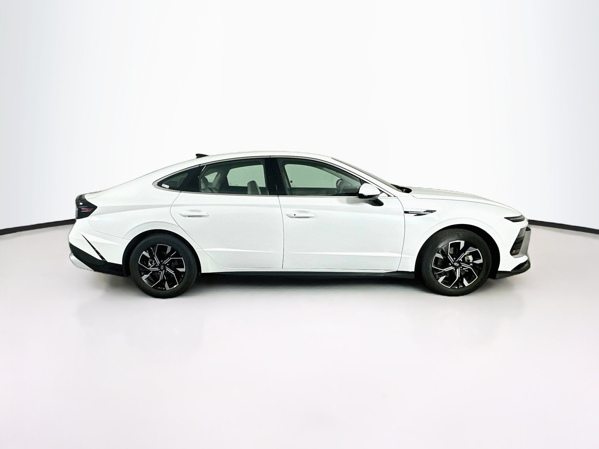 Used 2025 Hyundai Sonata SEL FWD image 10