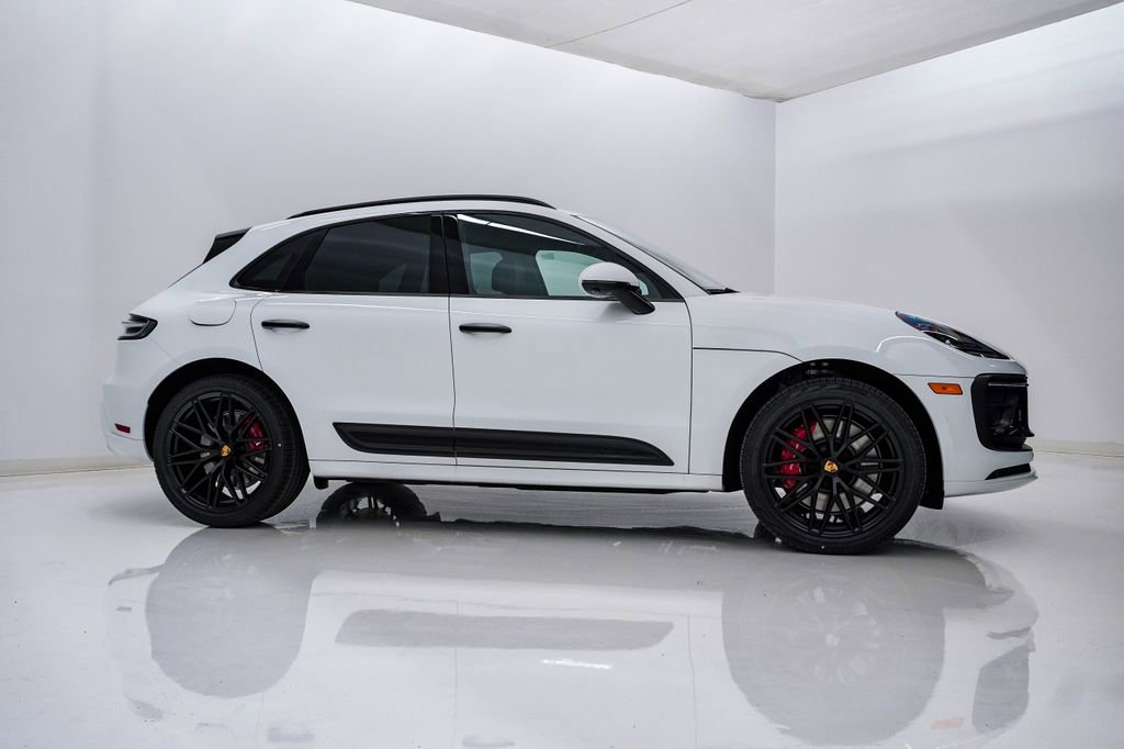 New 2026 Porsche Macan GTS AWD/4WD image 9
