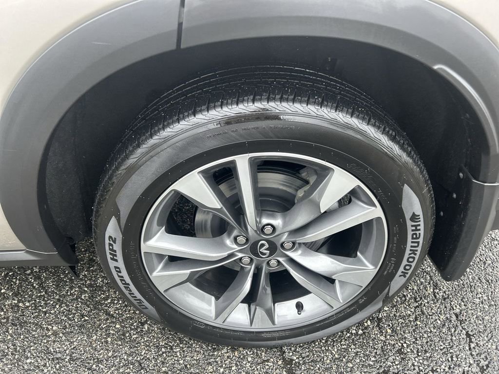 Certified 2025 INFINITI QX60 Luxe image 11