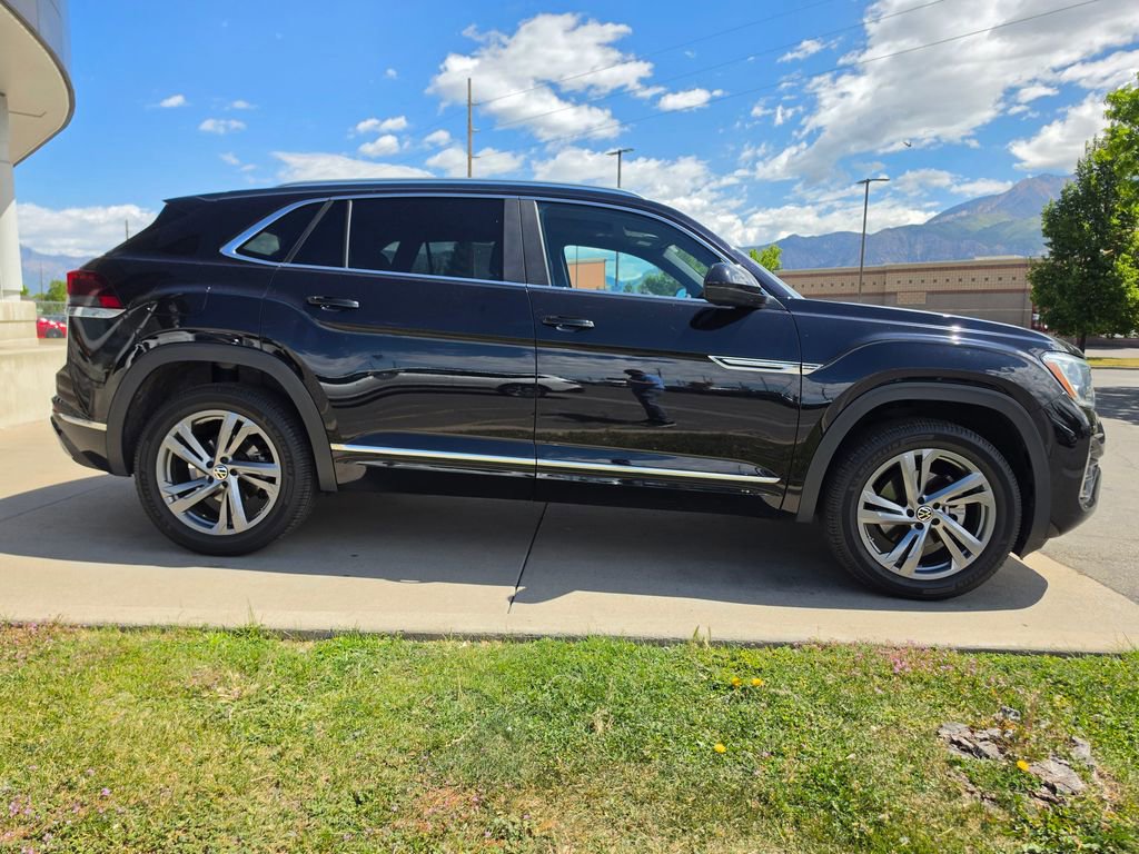 Used 2024 Volkswagen Atlas Cross Sport SEL R-Line AWD/4WD image 4
