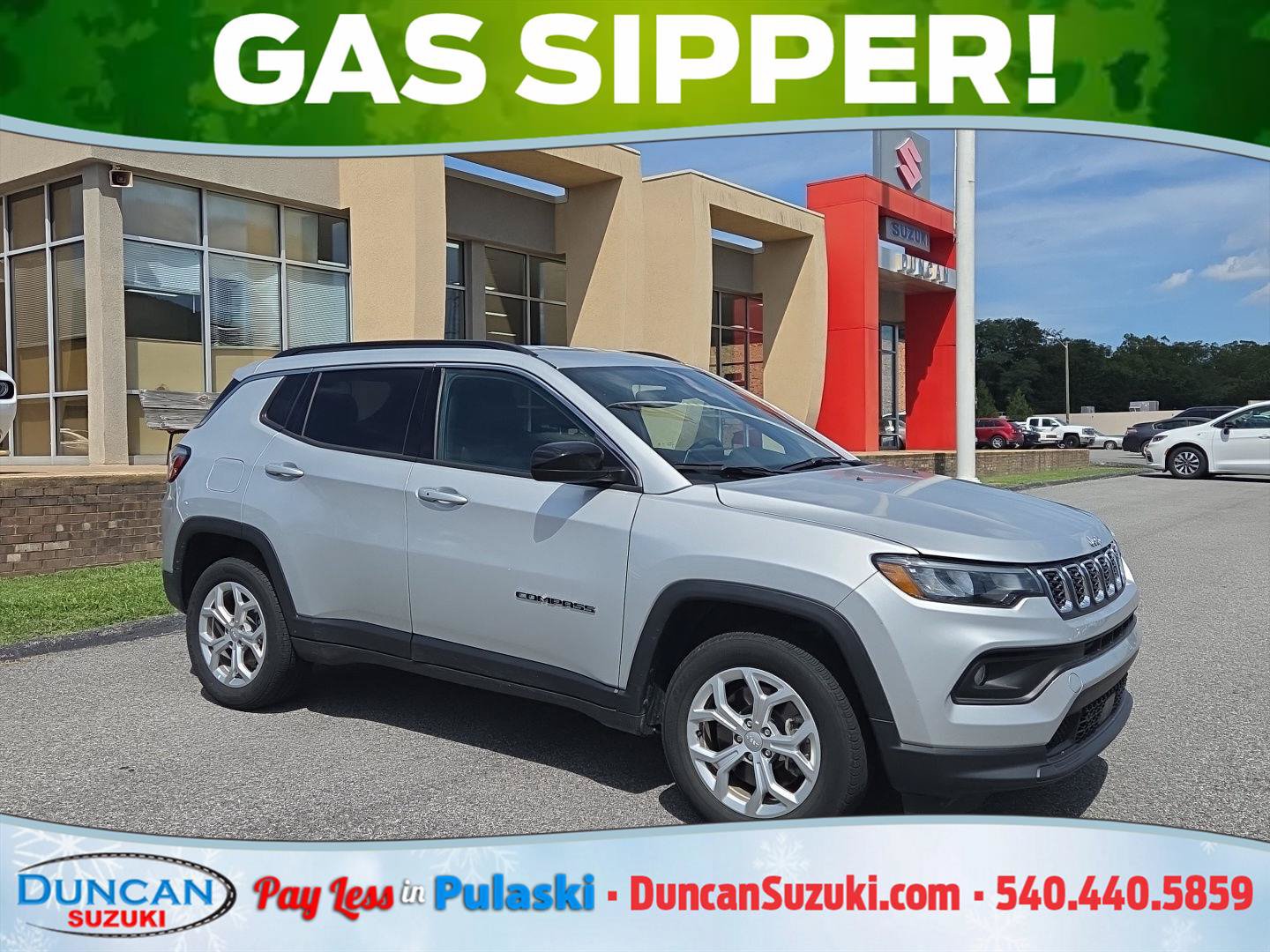 Used 2024 Jeep Compass Latitude AWD/4WD image 1