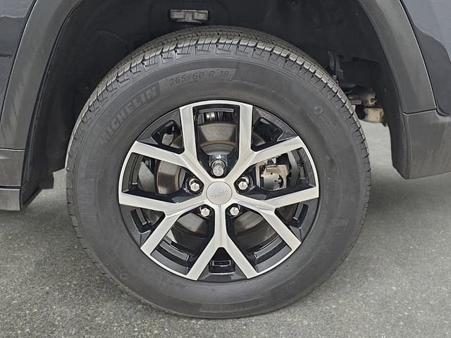 Used 2024 Jeep Grand Cherokee Limited w/ Luxury Tech Group II AWD/4WD image 31