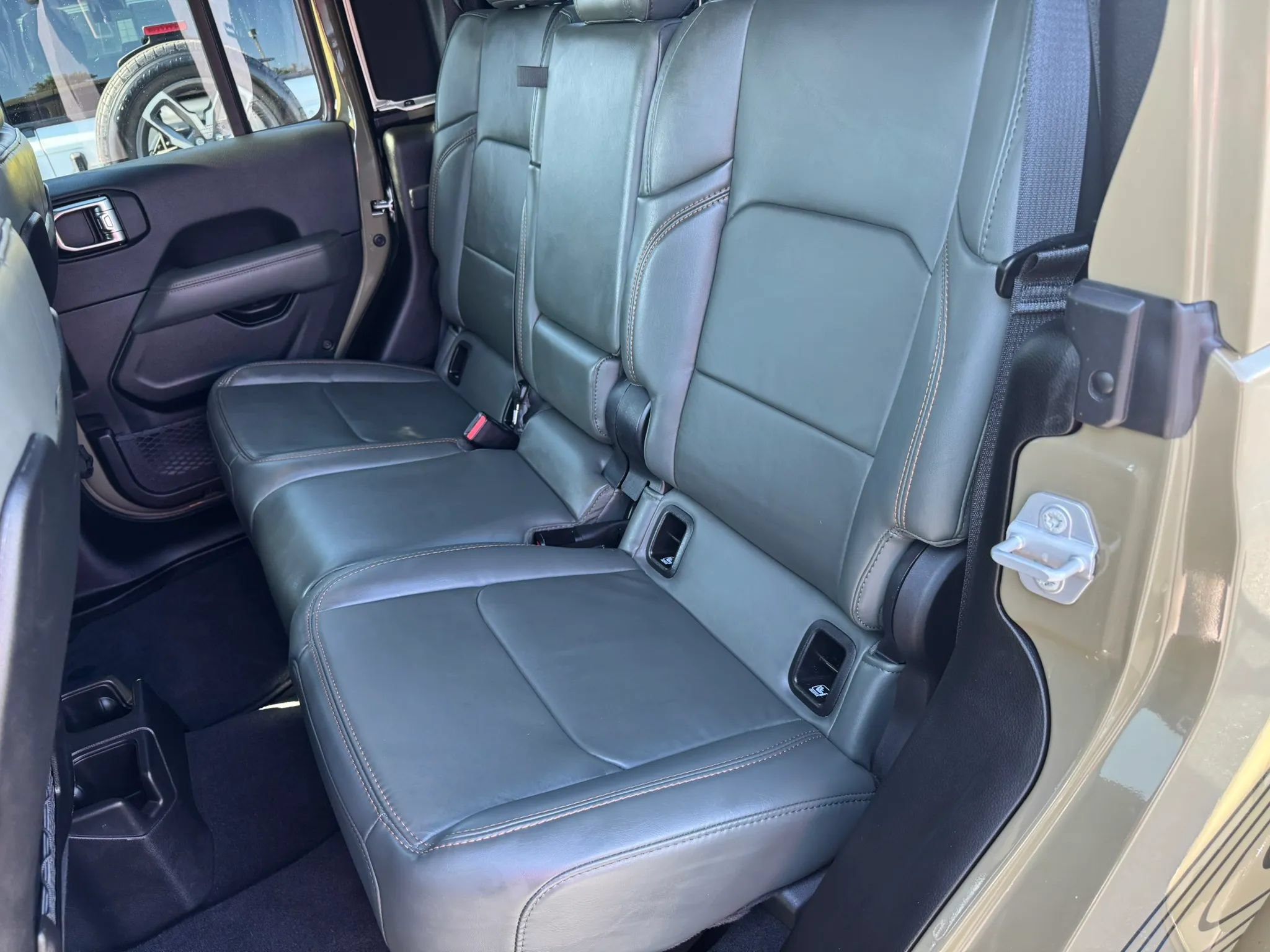 Used 2026 Jeep Gladiator Mojave AWD/4WD image 5