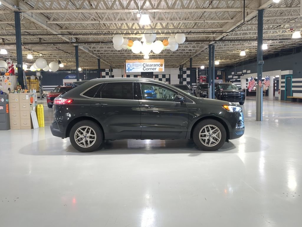 Used 2022 Ford Edge SEL w/ Convenience Package image 6