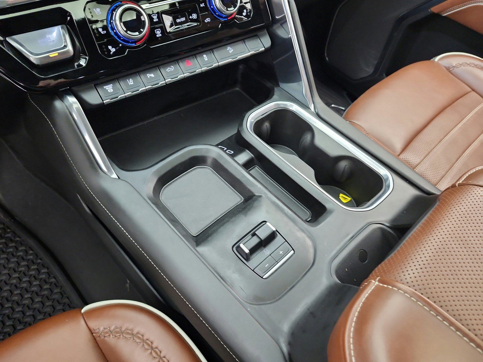 Used 2024 GMC Sierra 2500 Denali Ultimate w/ Max Trailering Package image 13